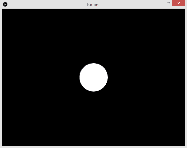 En hvit sirkel på svart bakgrunn midt i et vindu