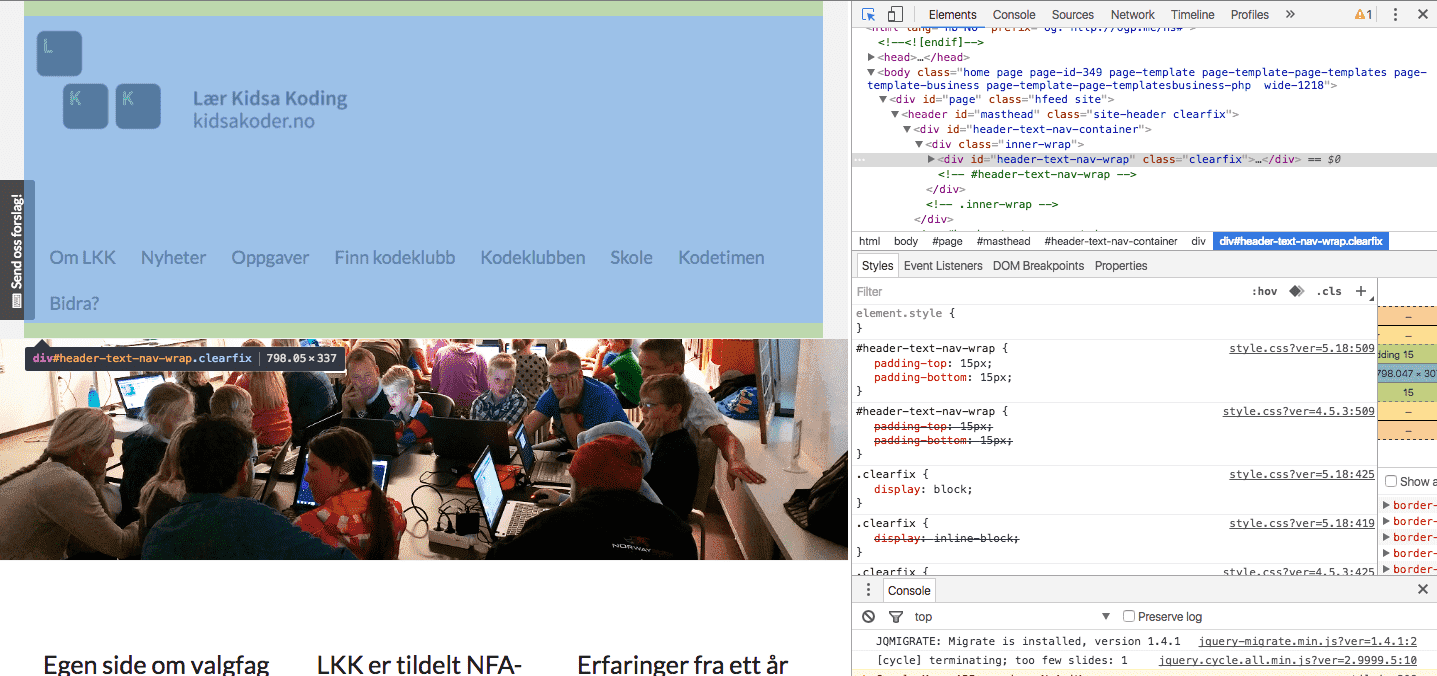 Bilde av kodeklubbens nettsider med utviklingsverktøyet til Chrome til høyre